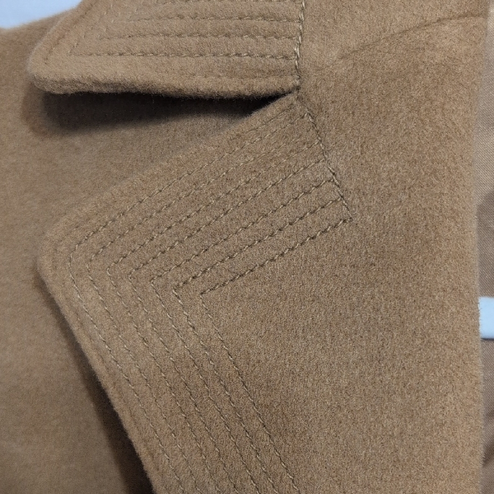 Banana Republic Women's Tan Trench Coat - Picture 9 of 10